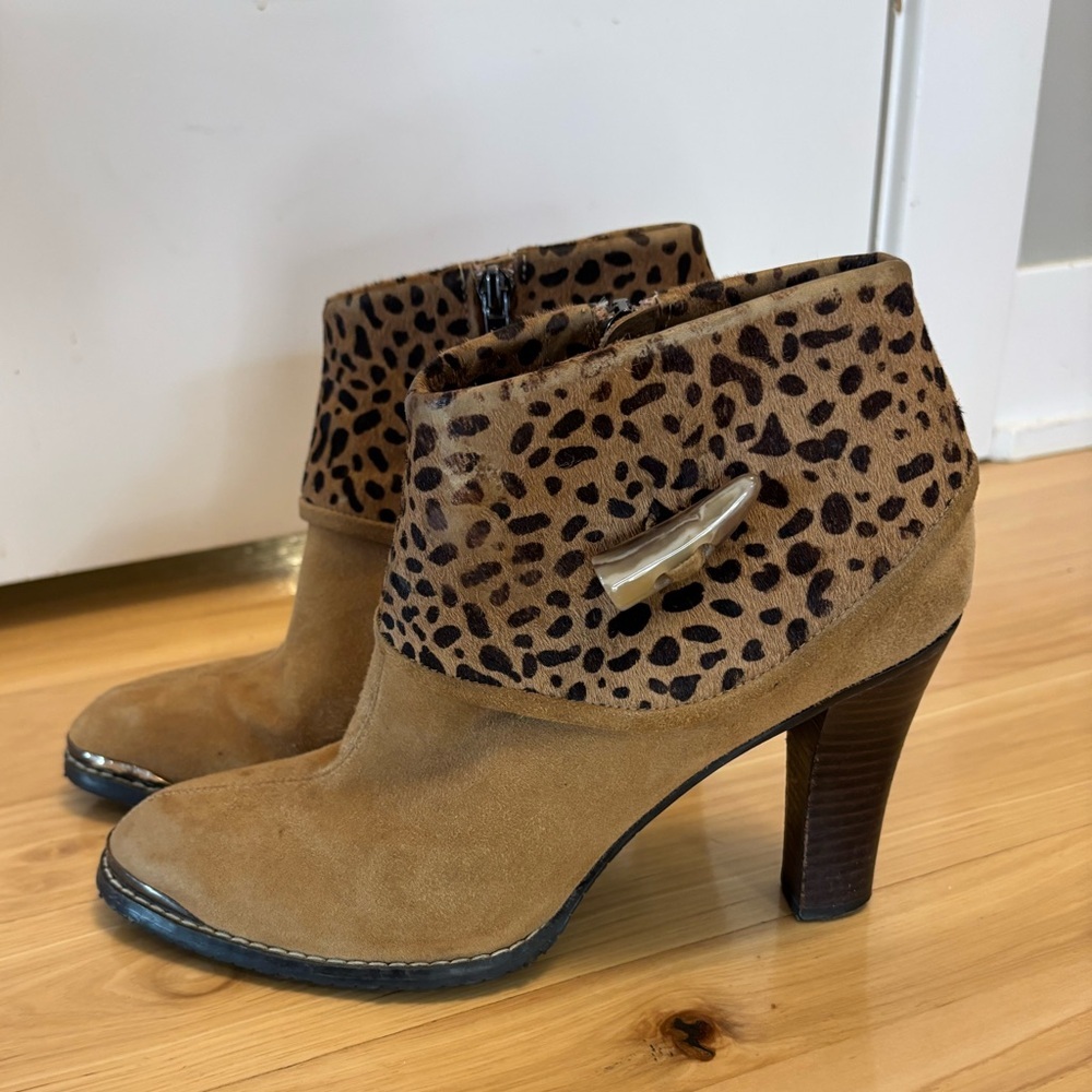 Donald Pliner Tan Ankle Boot Womens Sz 9 Suede Leather Leopard Print Y2K - Picture 2 of 10